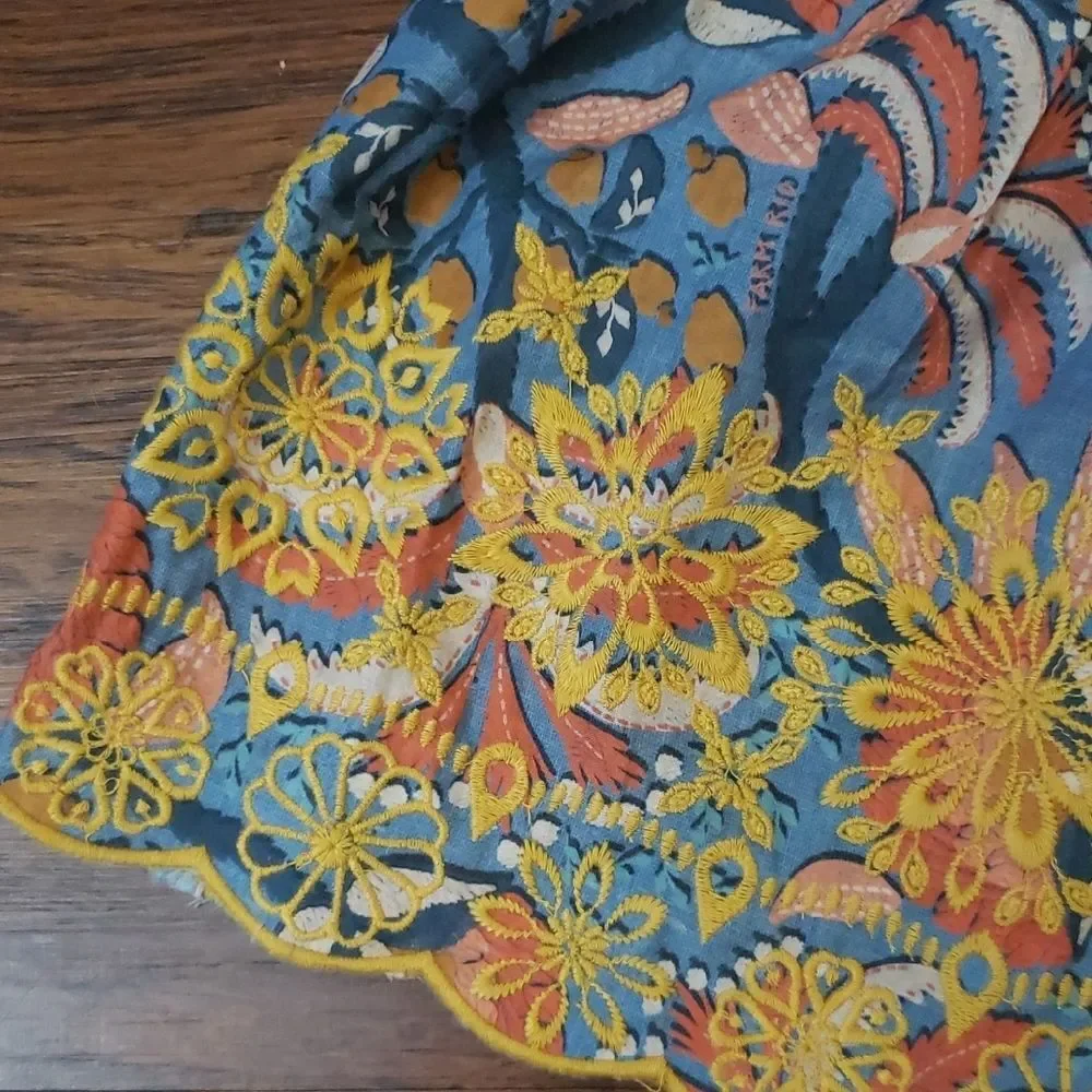 Farm Rio Floral Blouse Size XS Ruffled Sleeves Boho Embroidered Chic Feminine